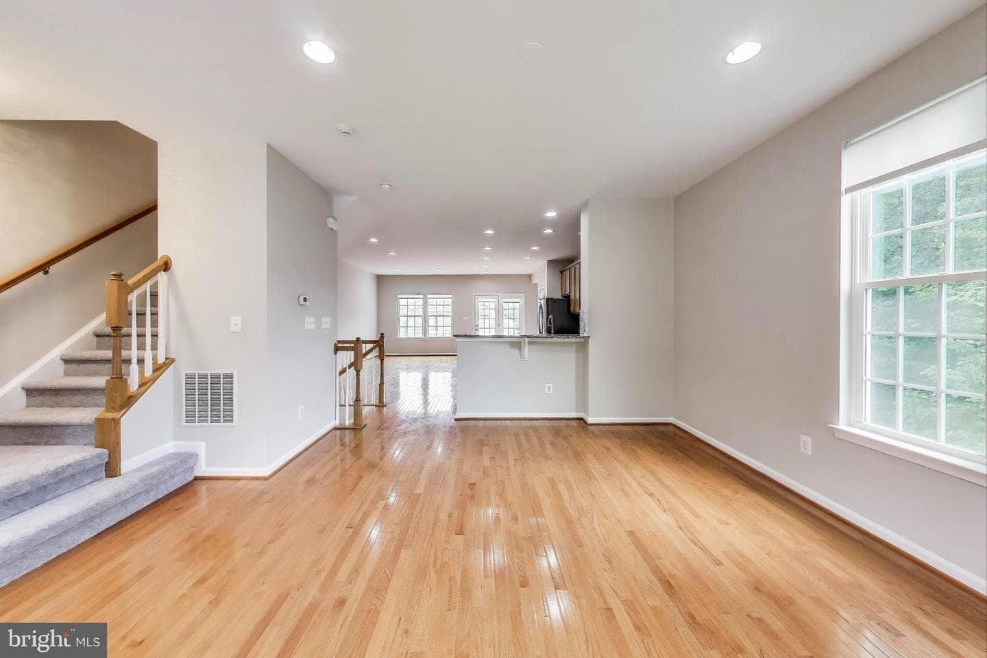 4448 Daisy Reid Avenue photo 10