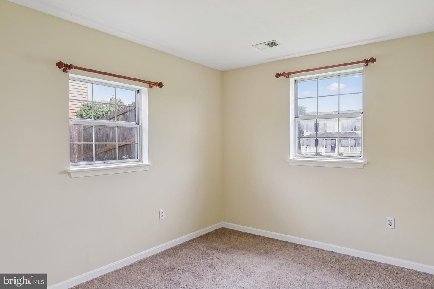 5832 Riverside Drive photo 14