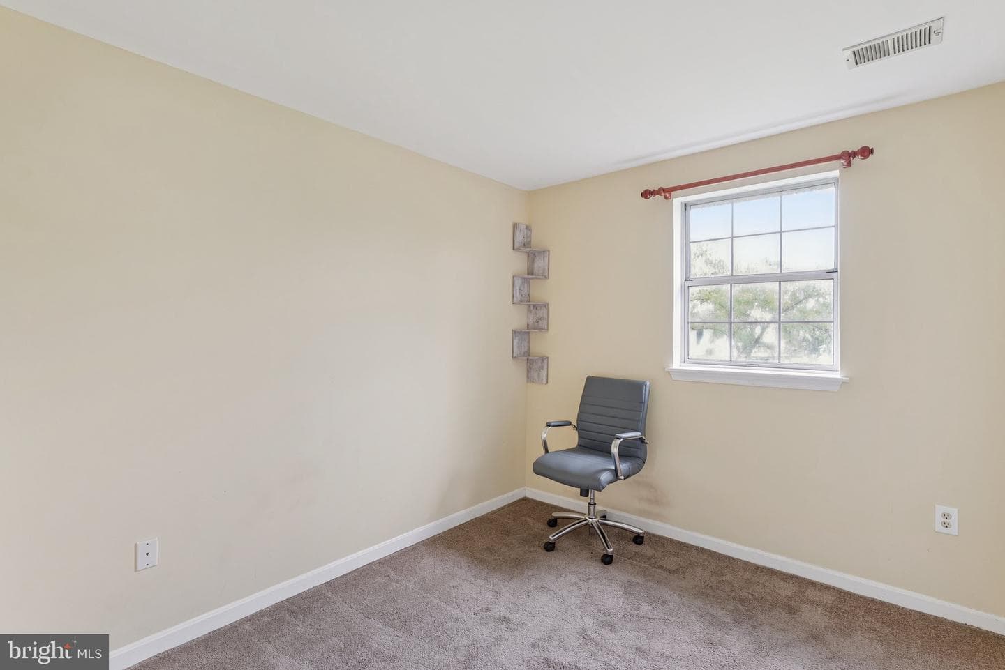 5832 Riverside Drive photo 16