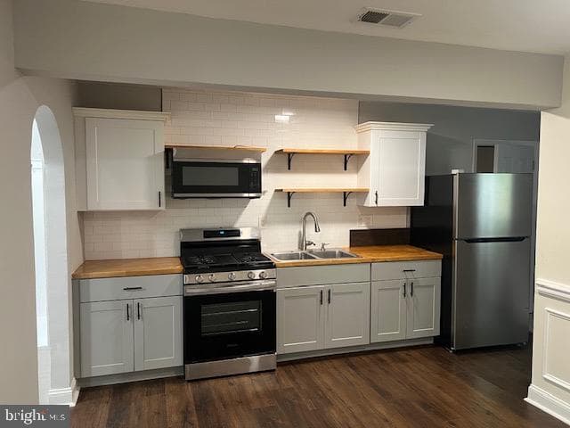 1410 Colchester Road photo 3