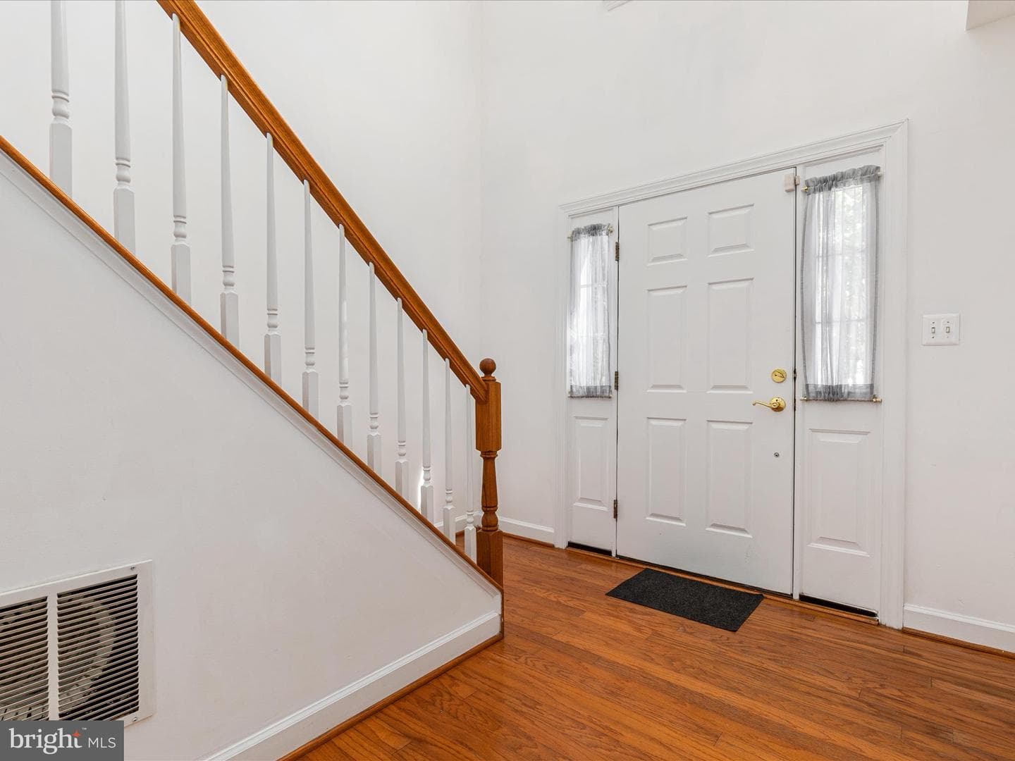 8105 Rainwater Circle photo 2