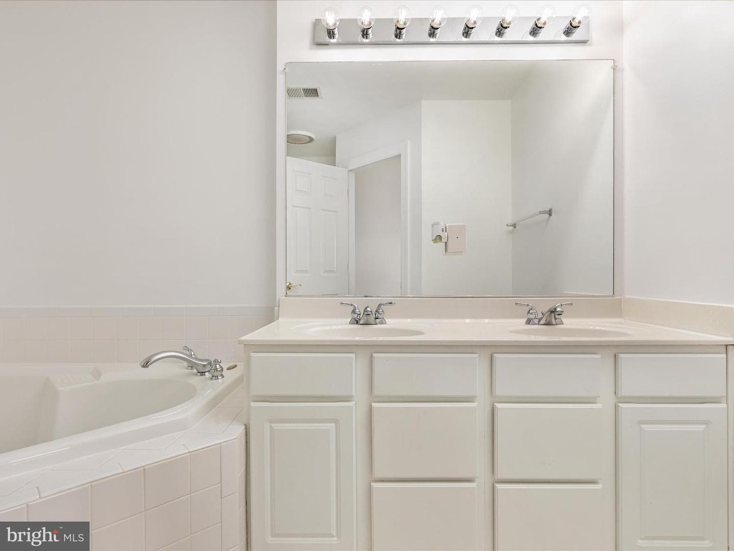 8105 Rainwater Circle photo 23