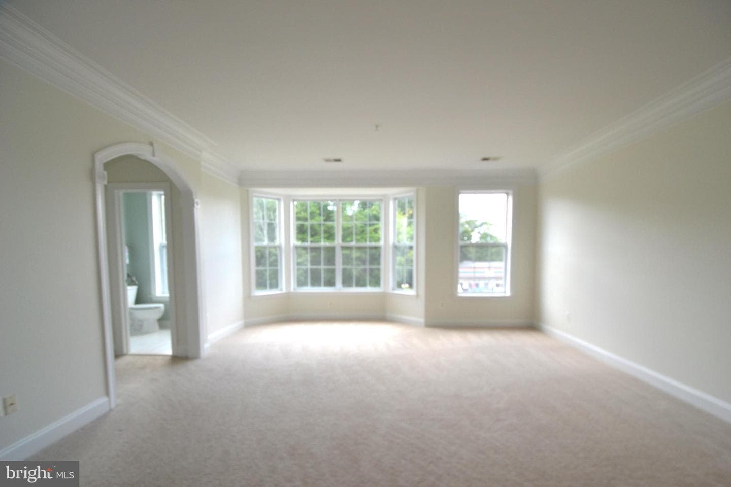 14853 Cloverdale Road photo 3
