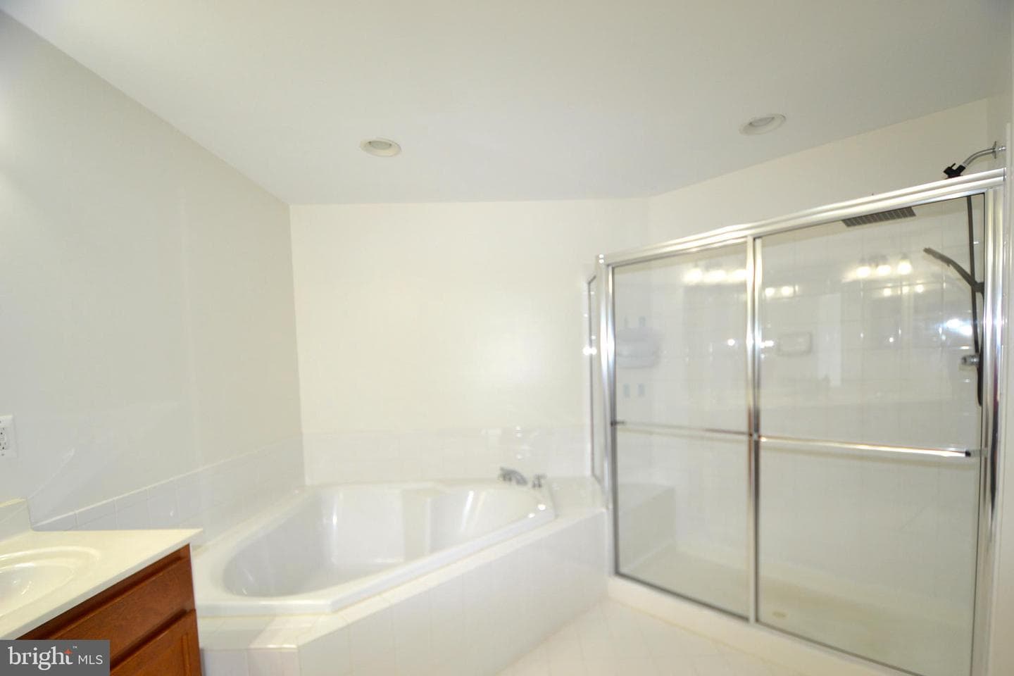14853 Cloverdale Road photo 32