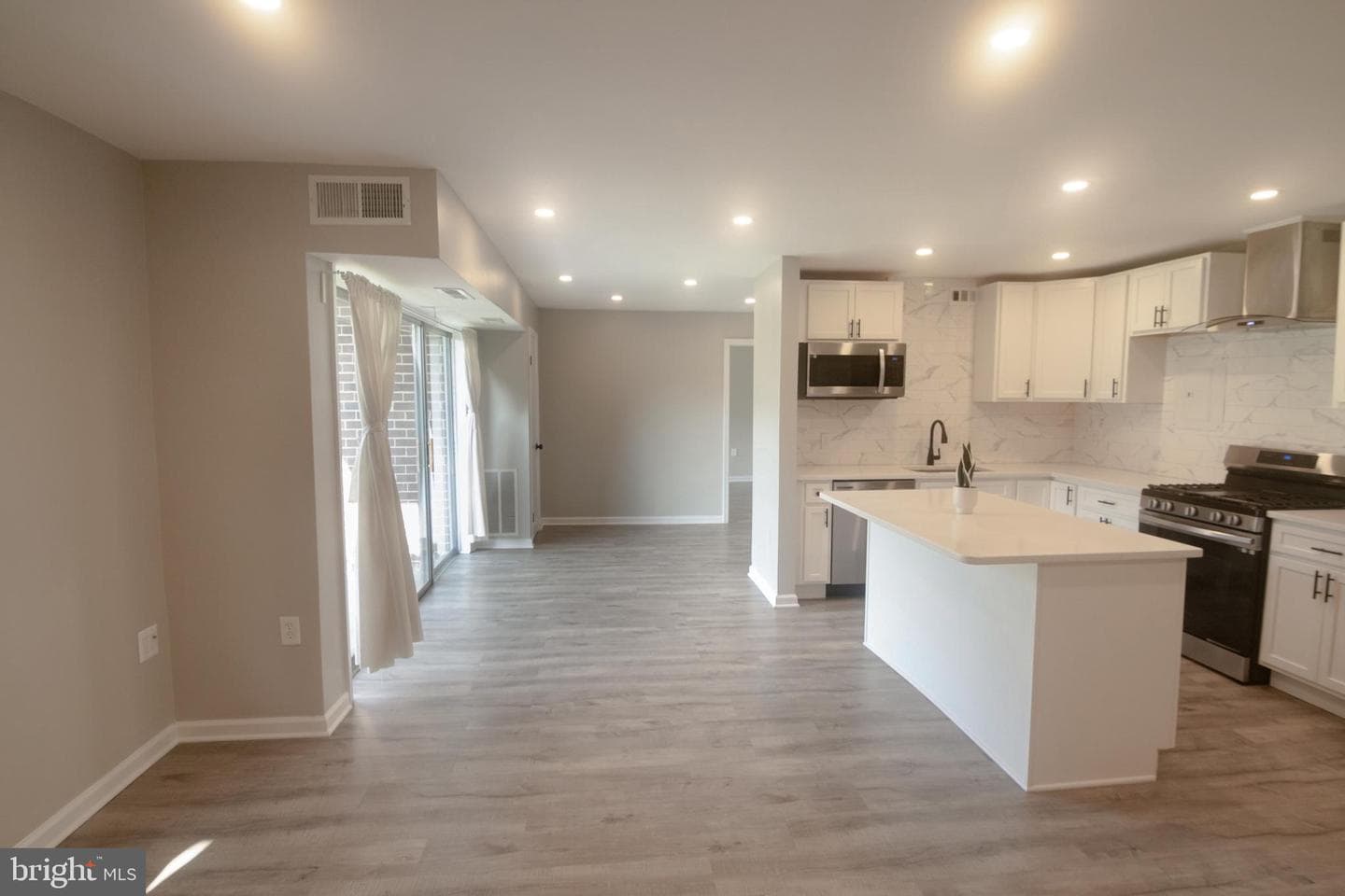 1550 Renate Drive #101 photo 6