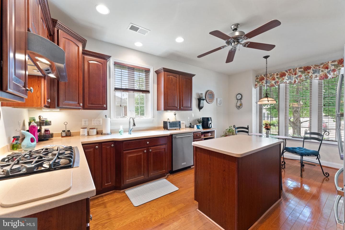 6909 Sunday Silence Court photo 14