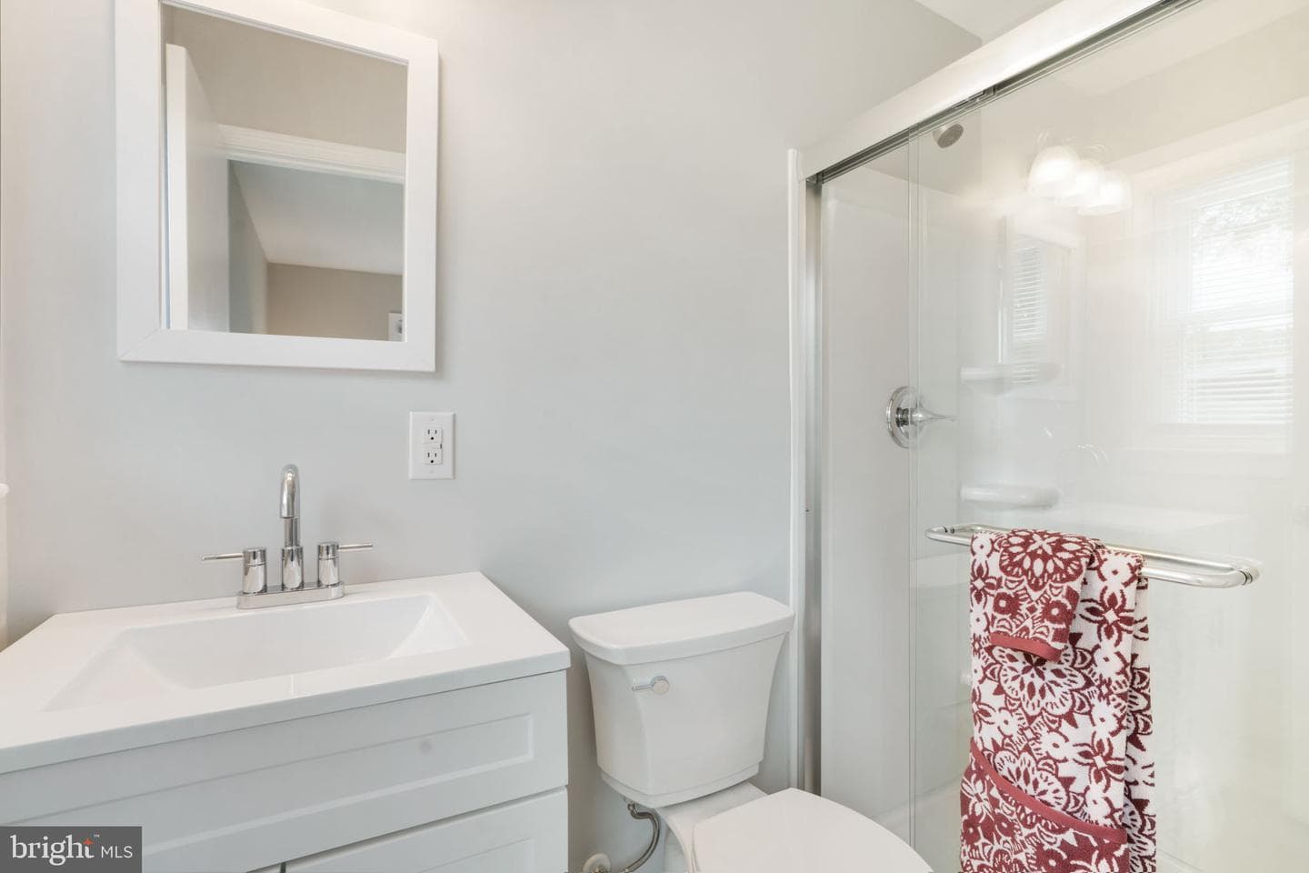 1102 Burton Street photo 33