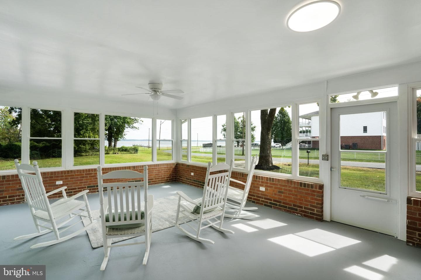 1102 Burton Street photo 4