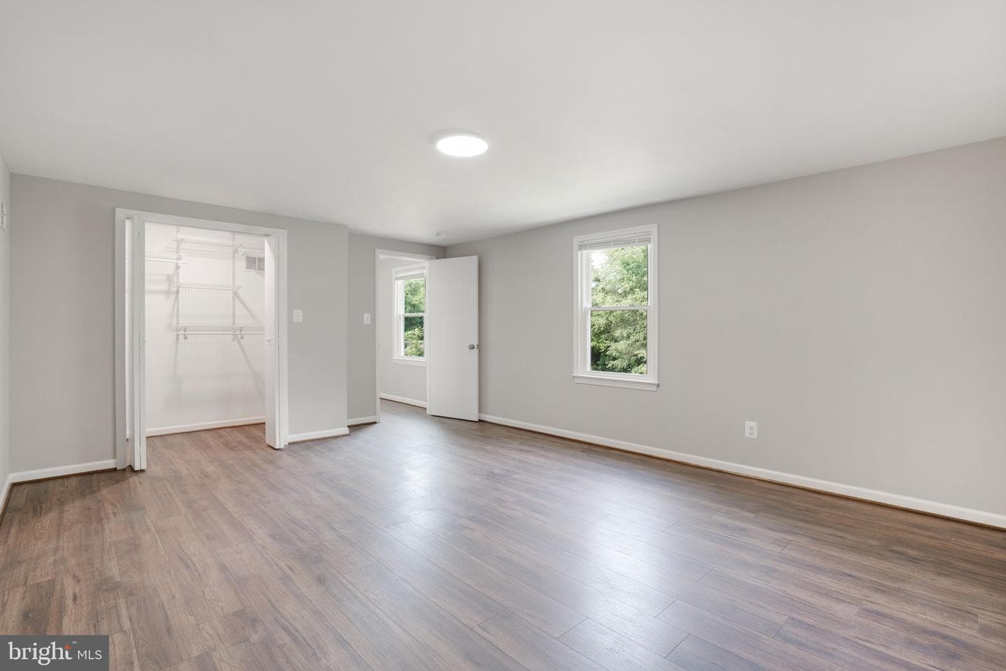 1102 Burton Street photo 49