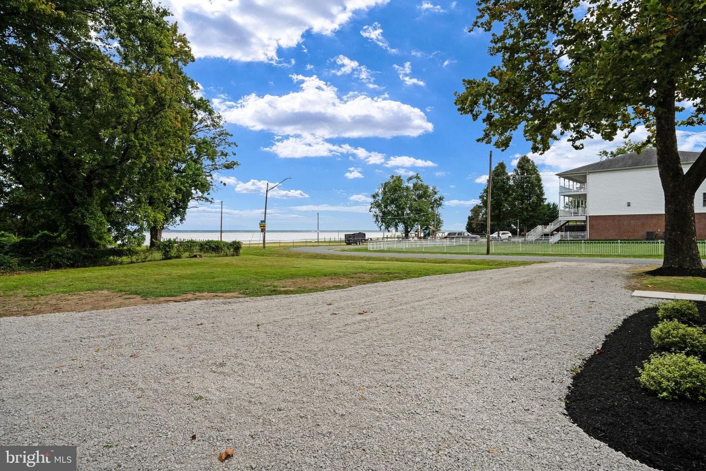 1102 Burton Street photo 54
