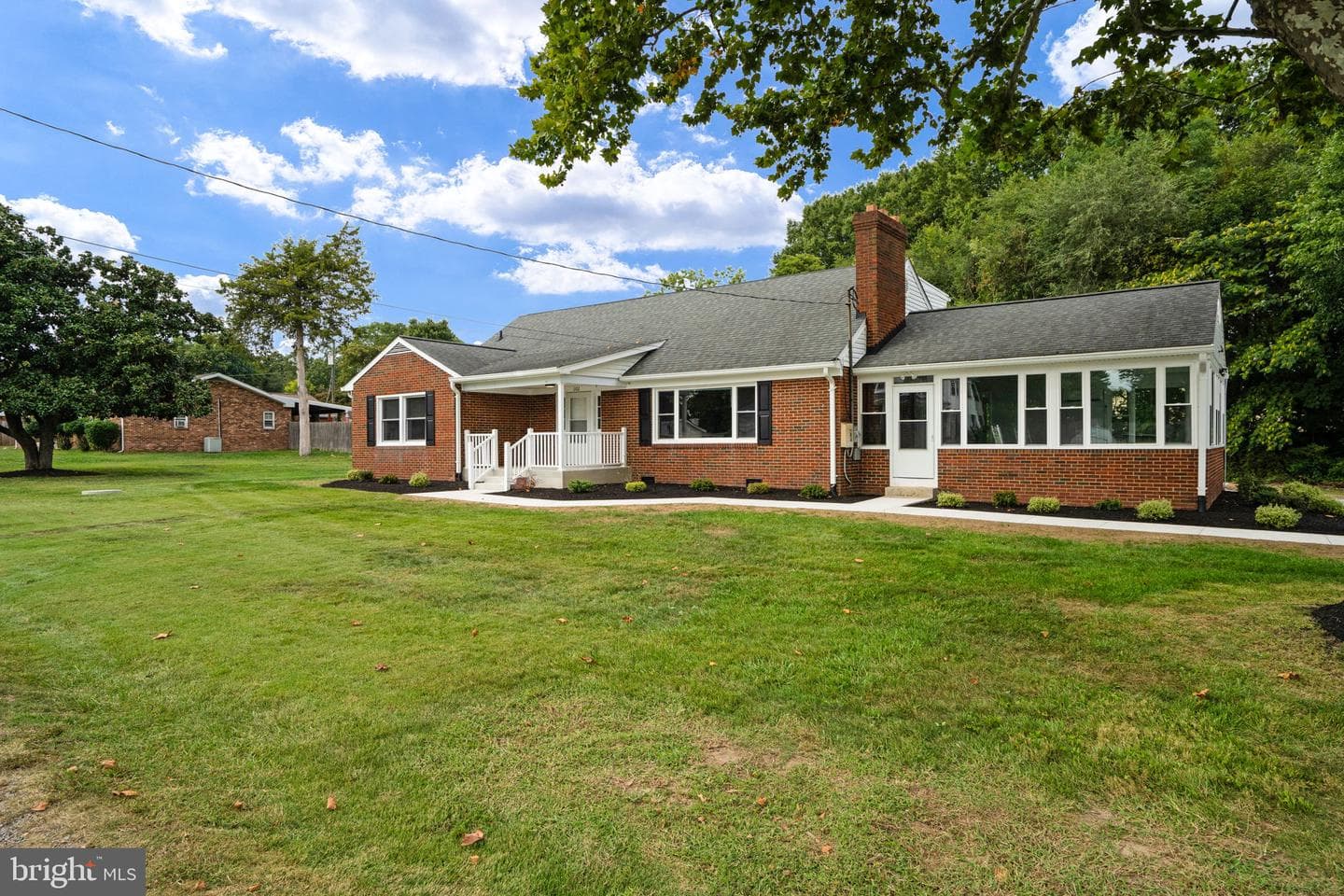 1102 Burton Street photo 8