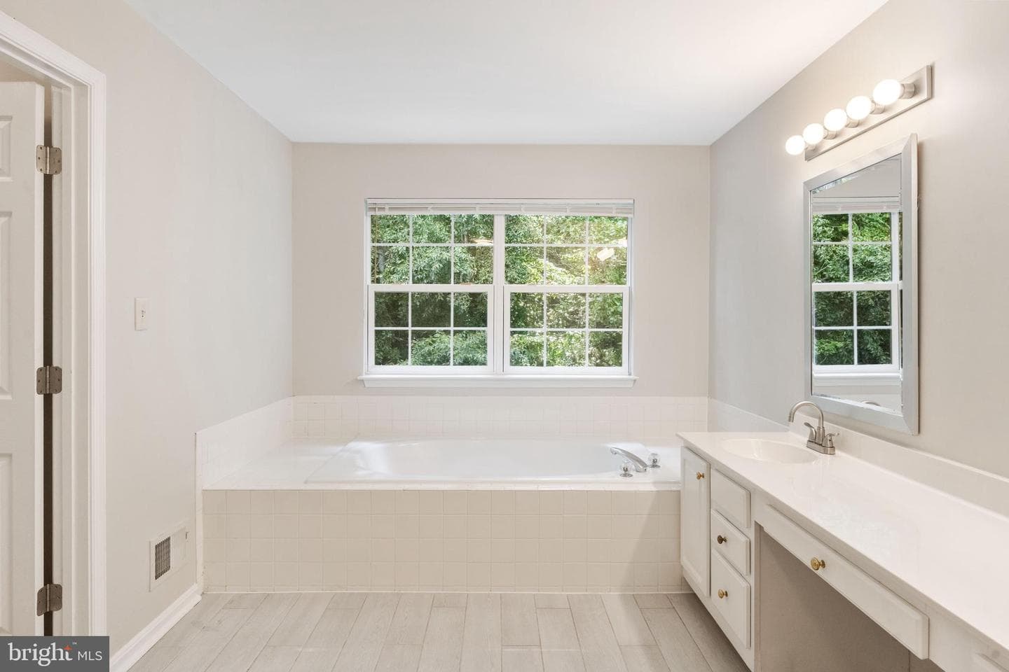 15561 Toddsbury Lane photo 29