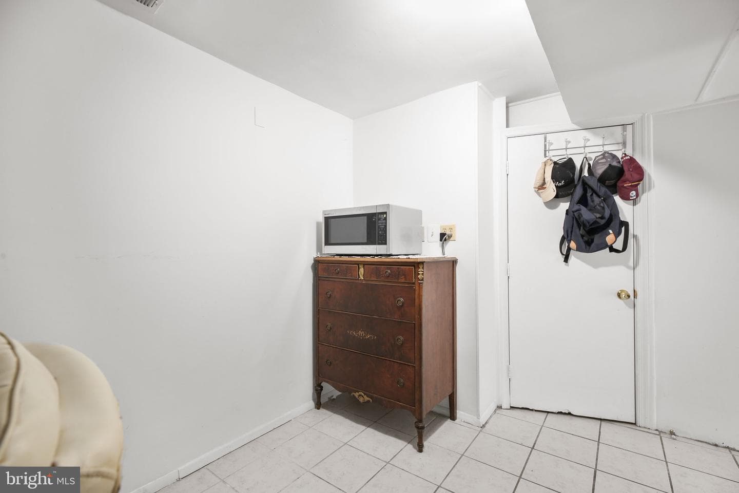 14321 Belleville Avenue photo 27