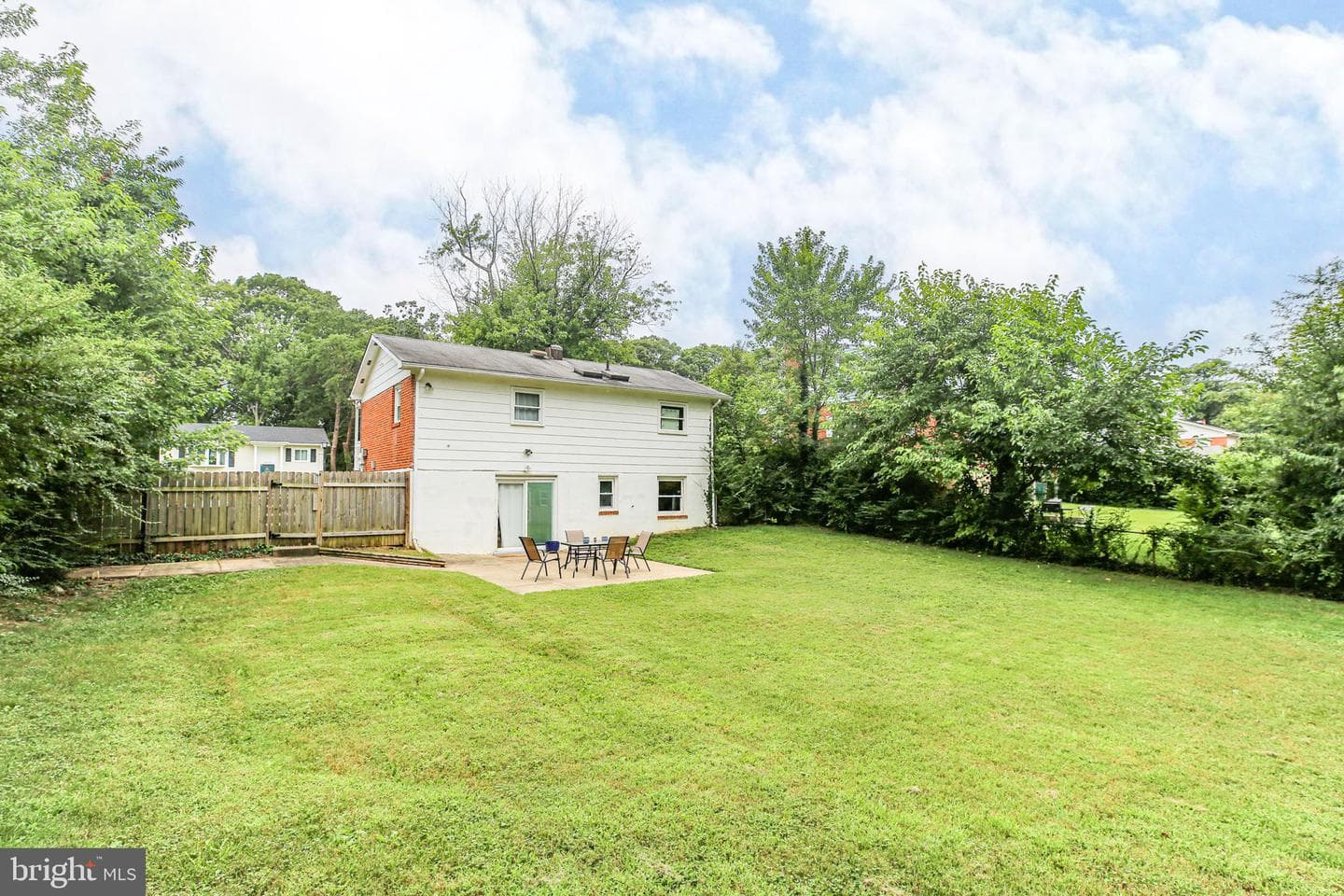 14321 Belleville Avenue photo 5