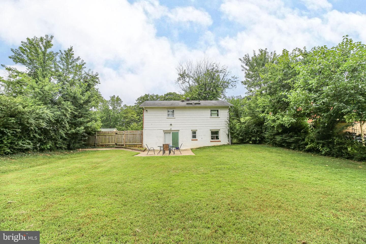 14321 Belleville Avenue photo 6