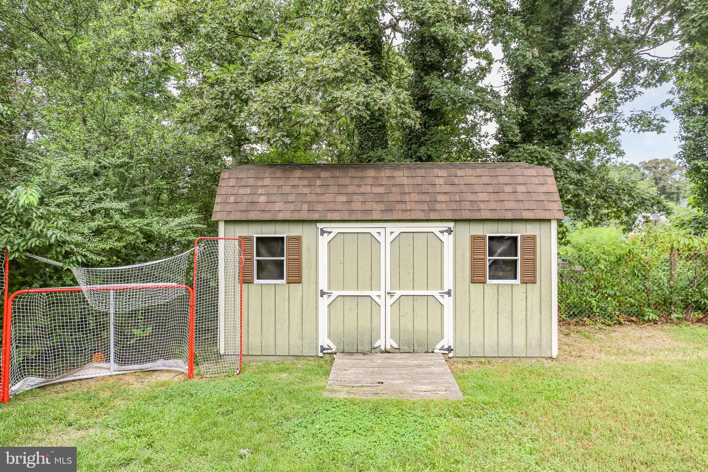 14321 Belleville Avenue photo 9