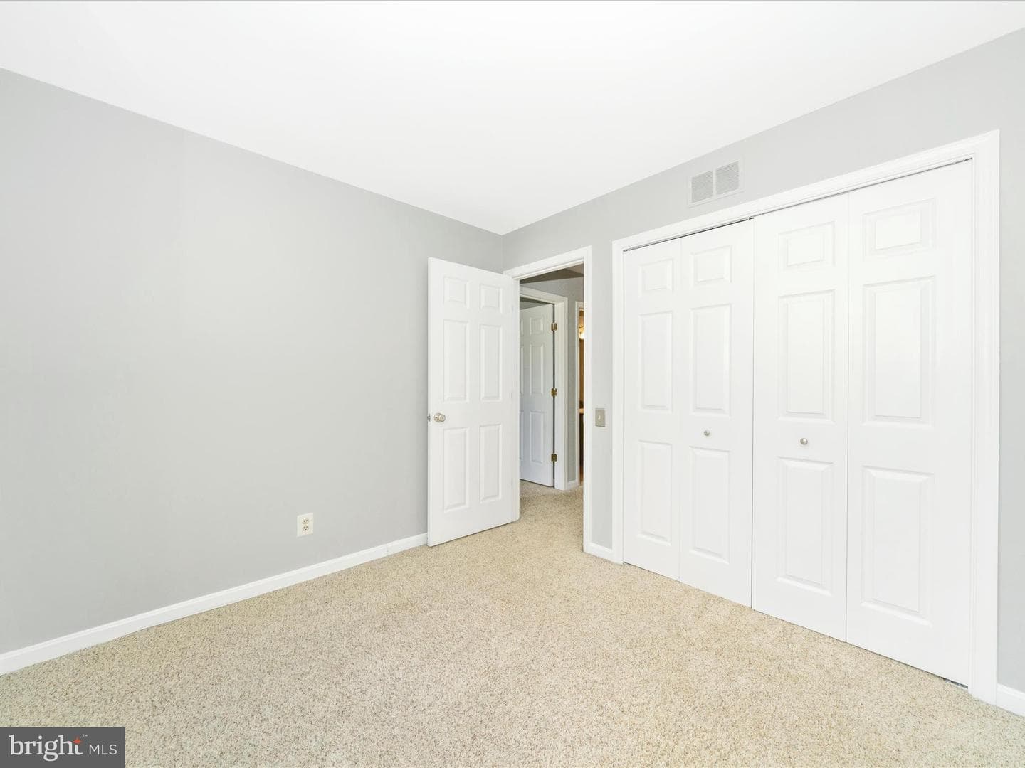 2661 McGuffeys Court photo 32