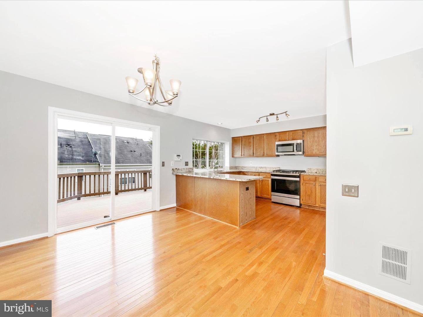 2661 McGuffeys Court photo 9