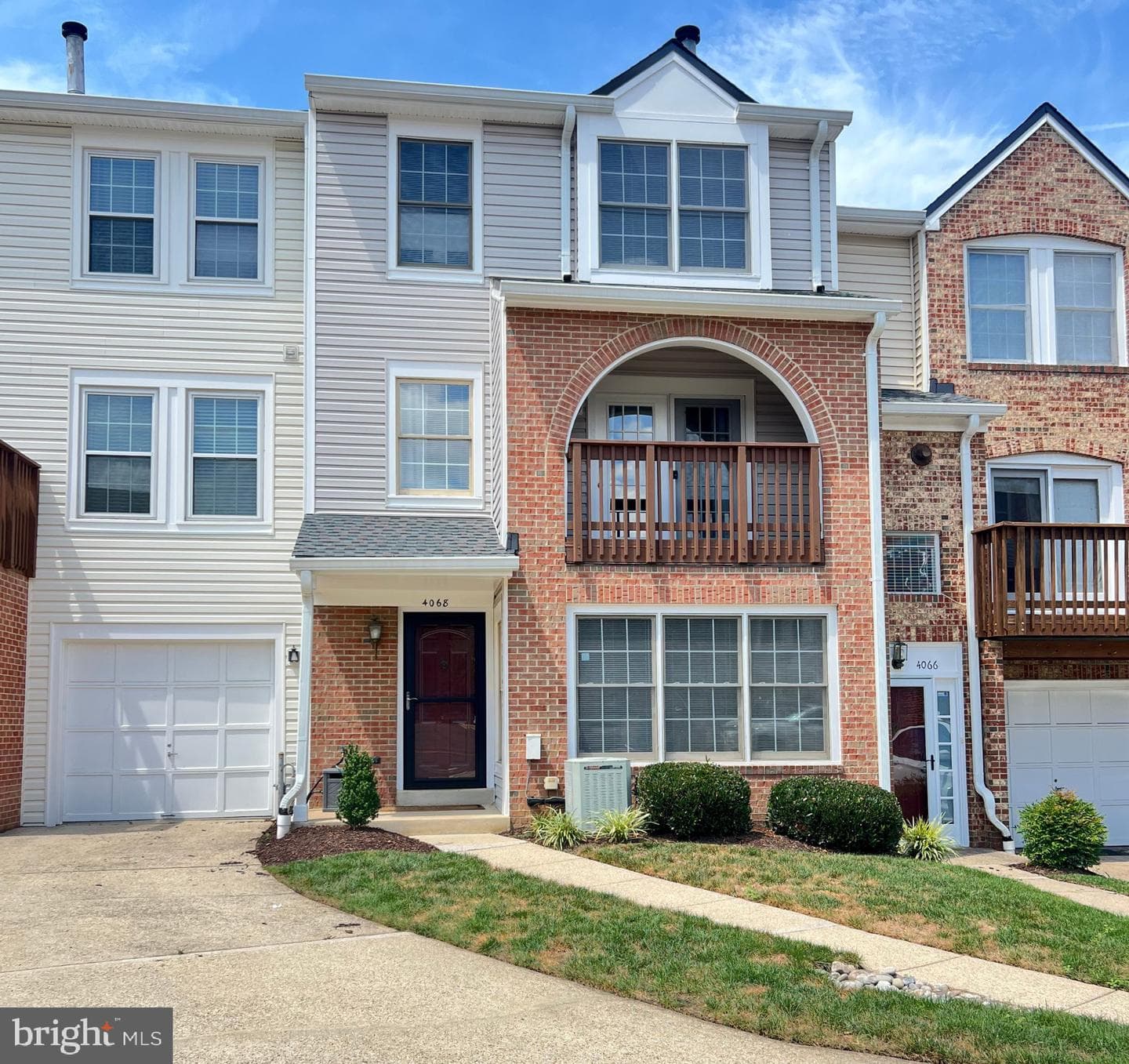 4068 Chetham Way photo 2
