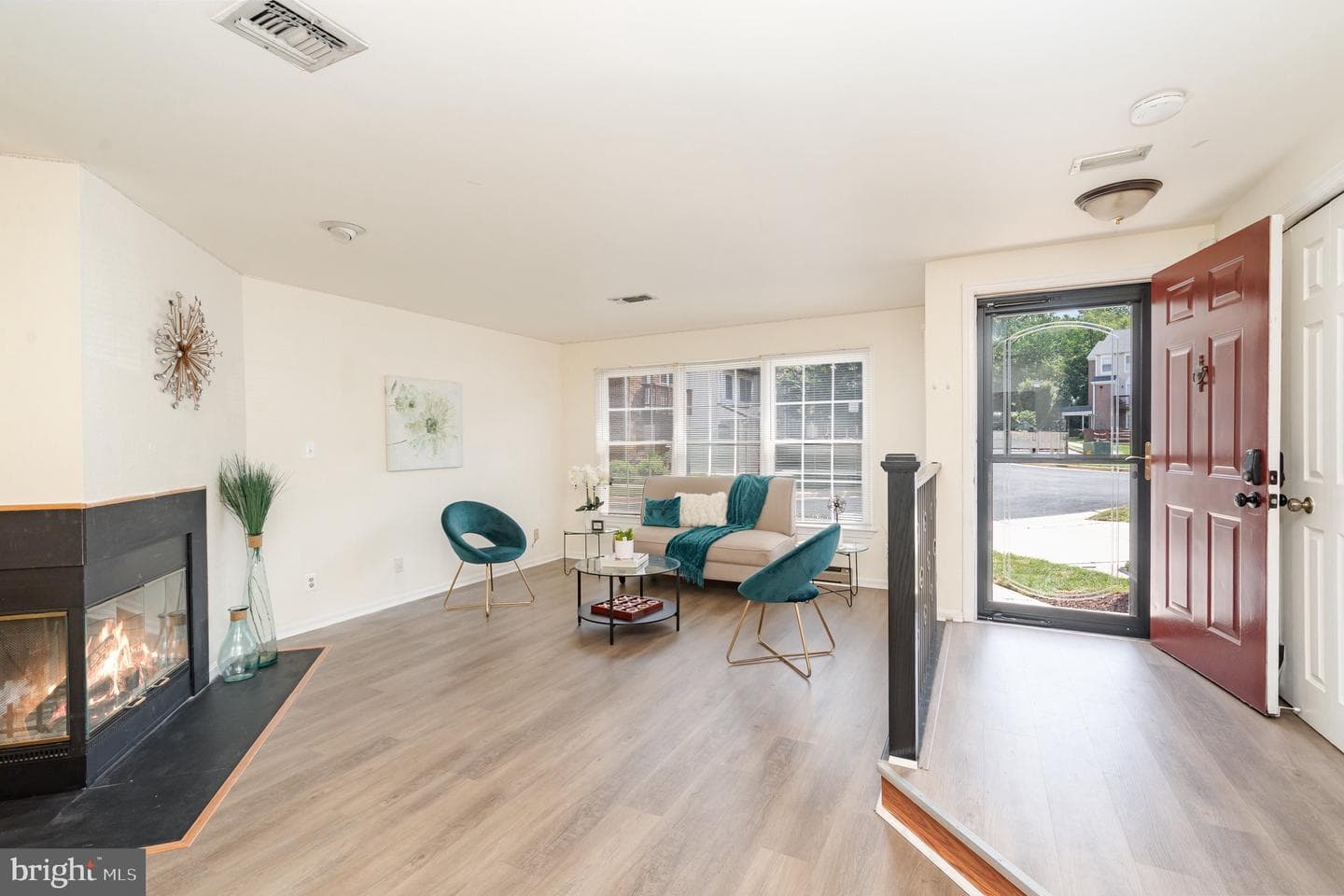 4068 Chetham Way photo 4