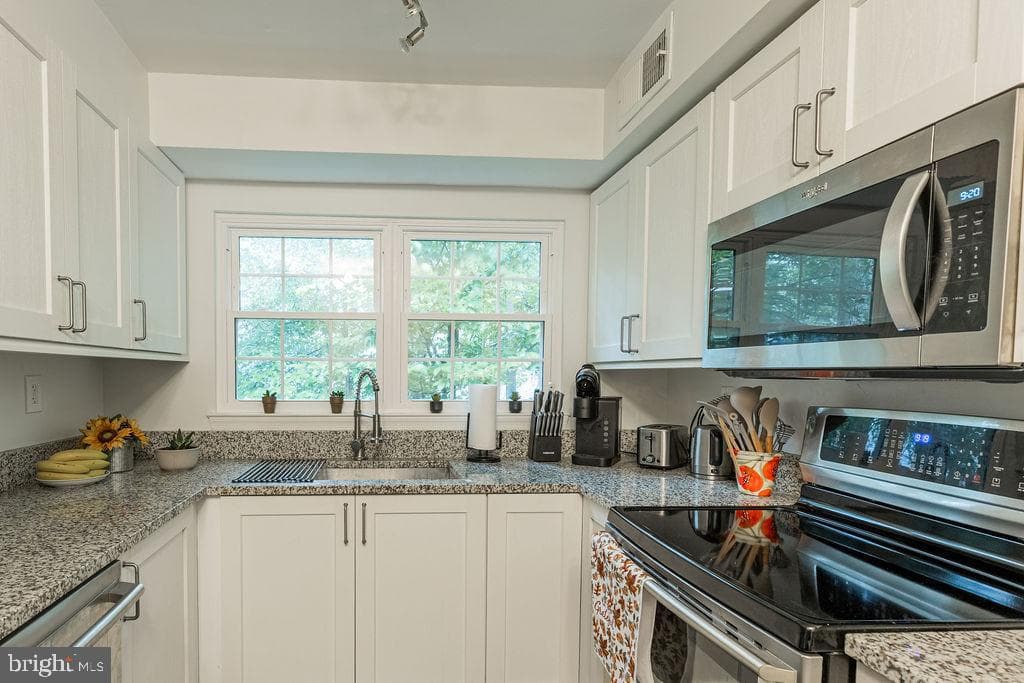 12240 Stevenson Court #12240 photo 9