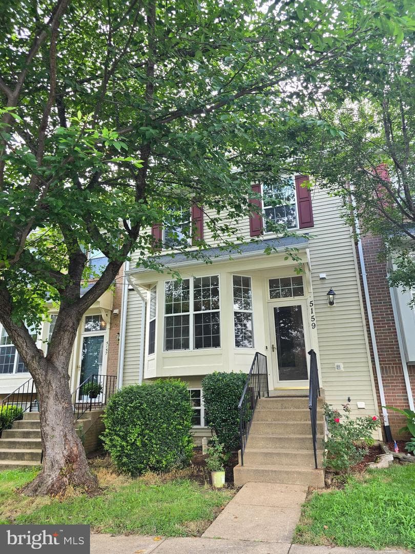 5159 Race Pointe Place photo 2