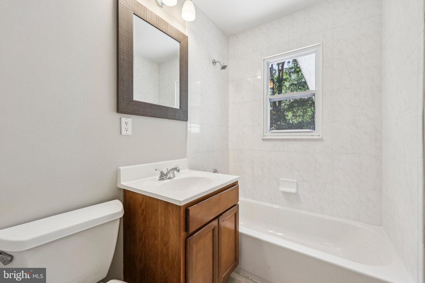 3555 Forestdale Avenue photo 10