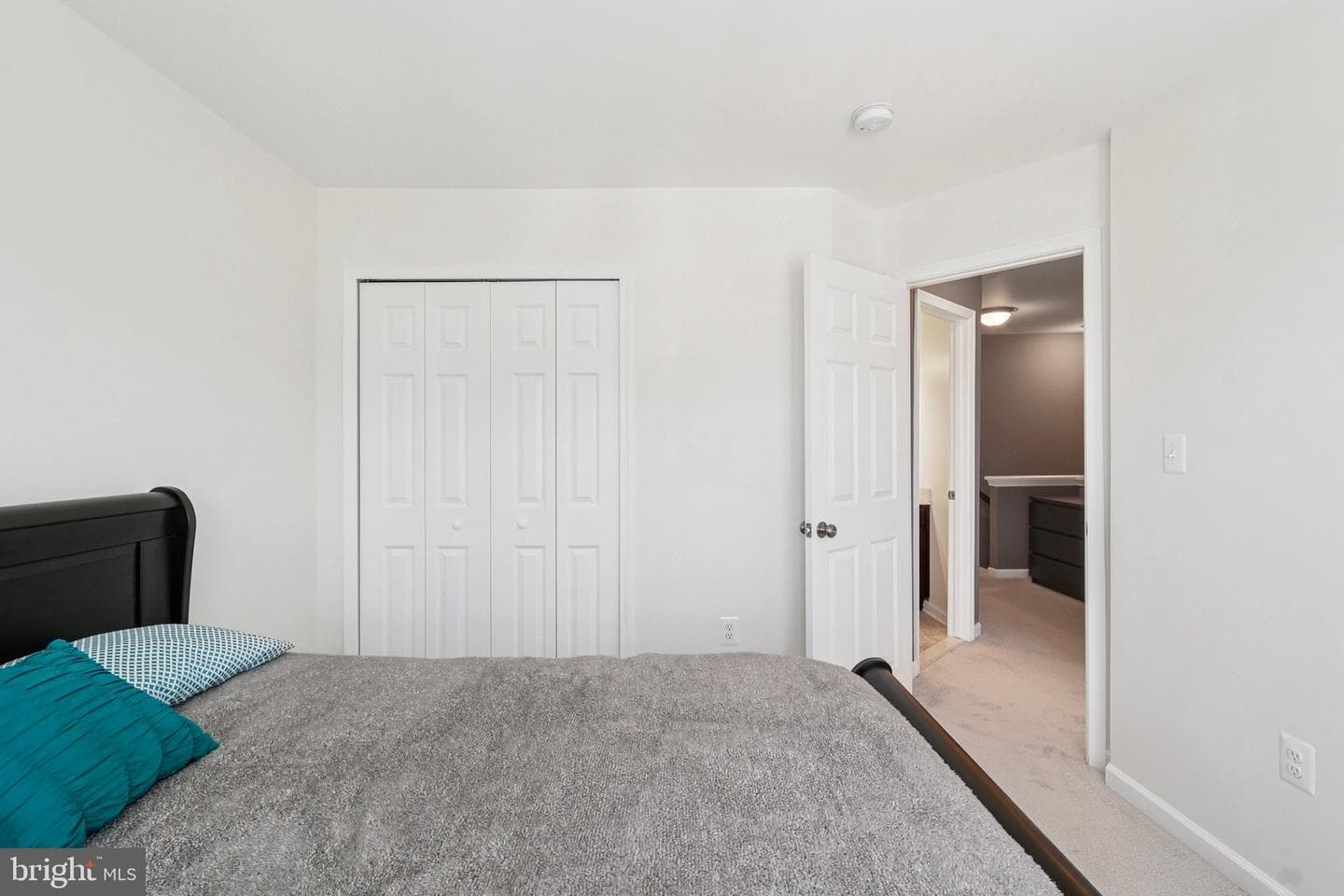 15714 Palermo Terrace photo 29