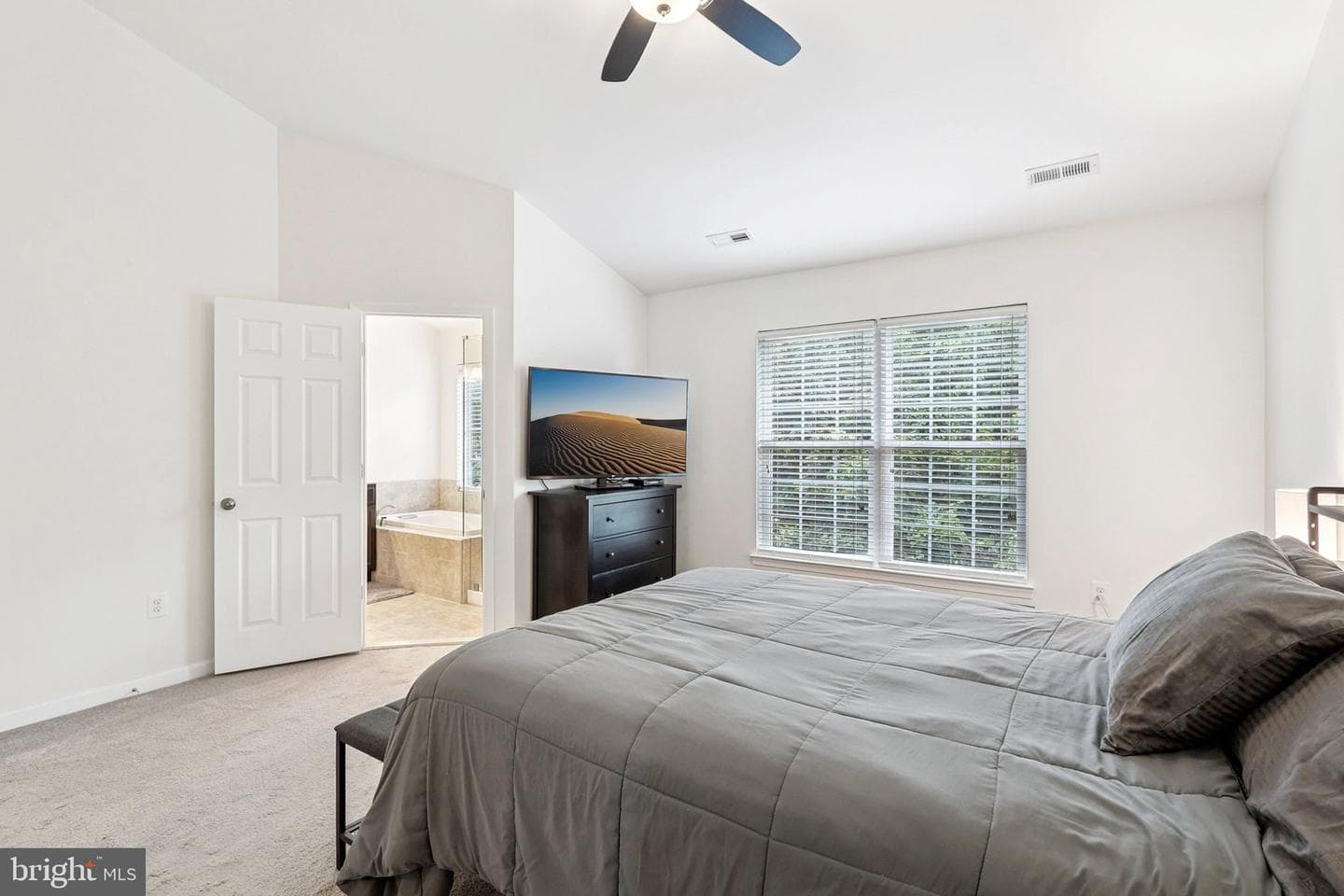 15714 Palermo Terrace photo 35