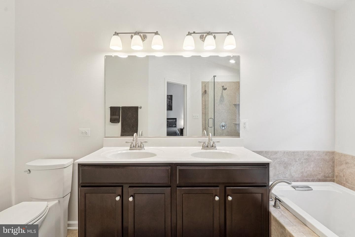 15714 Palermo Terrace photo 37