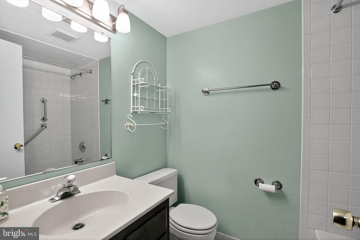 7374 Roxbury Avenue photo 30