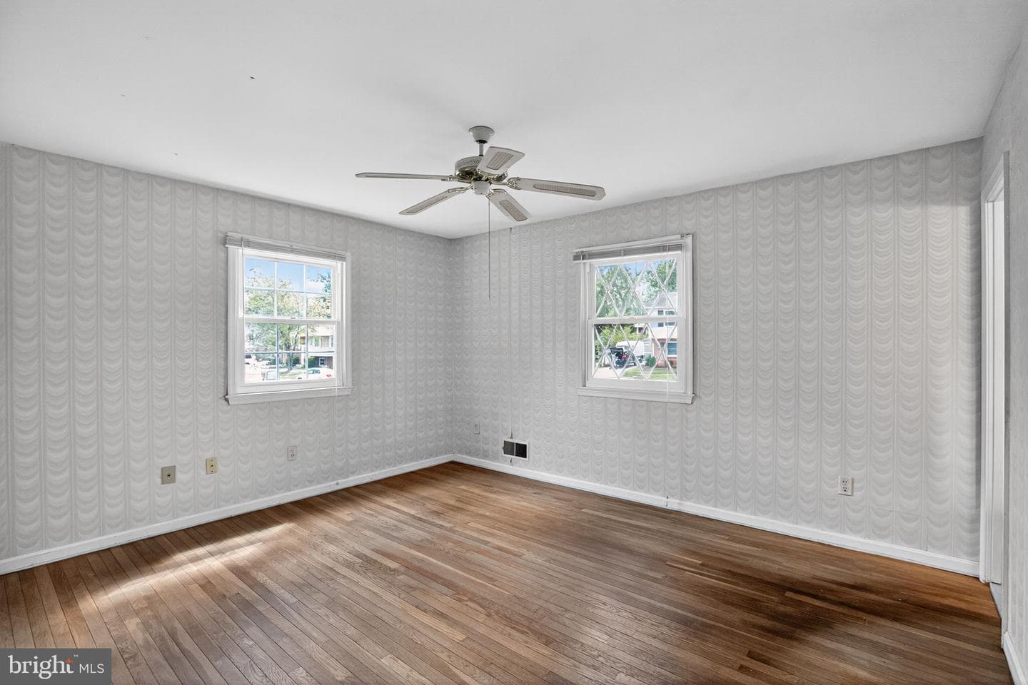 7374 Roxbury Avenue photo 9