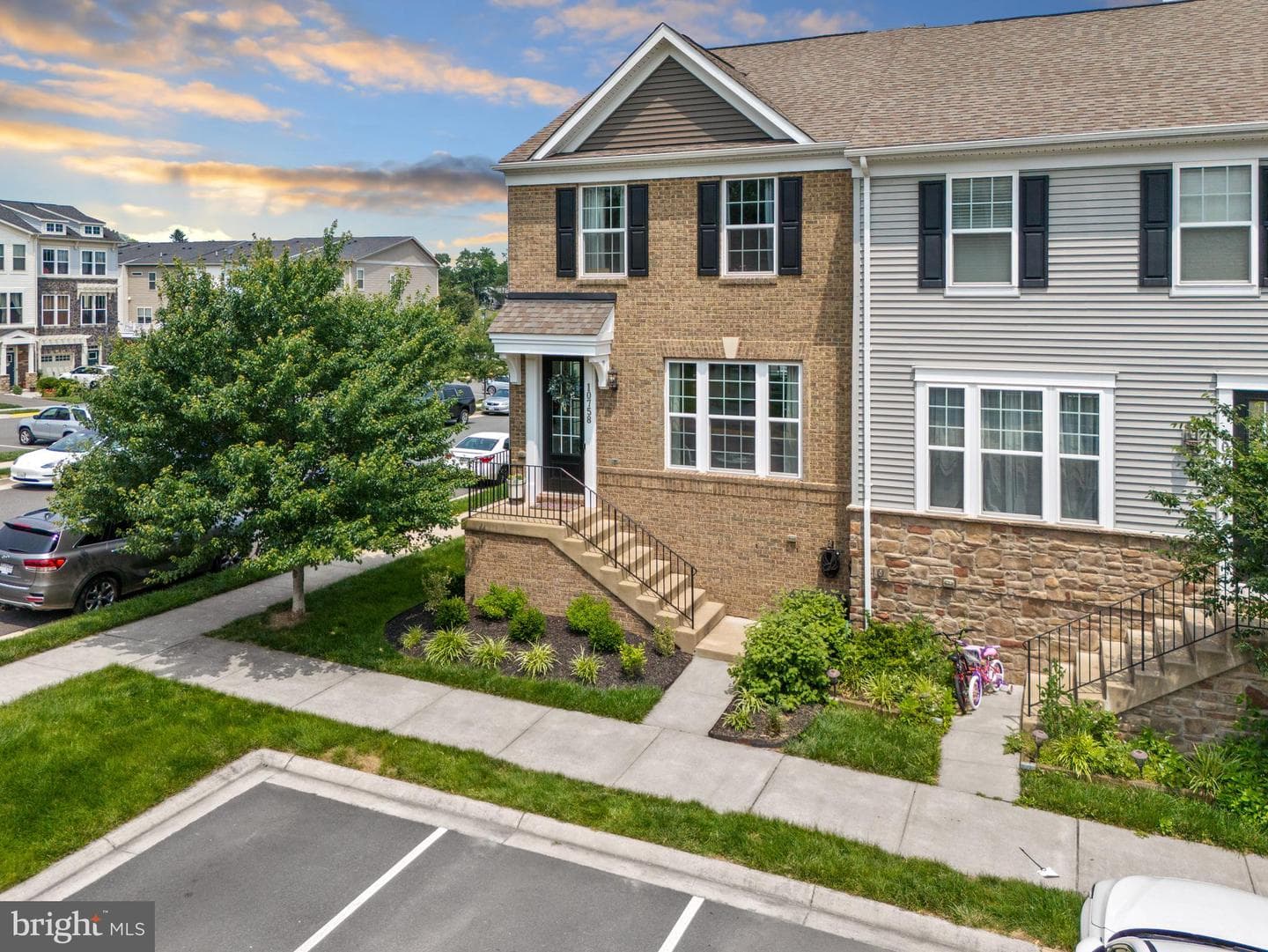 10758 Hinton Way photo 3
