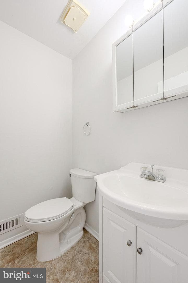 14814 Emberdale Drive photo 23