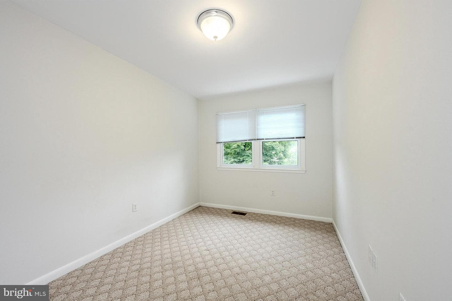 14814 Emberdale Drive photo 25