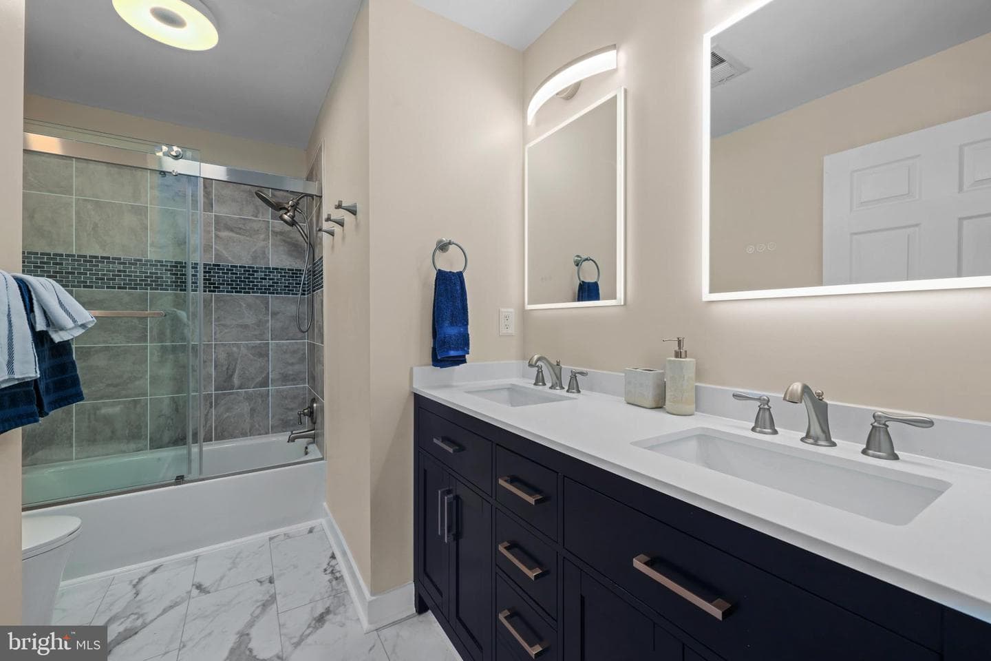 8781 Comfort Court photo 6