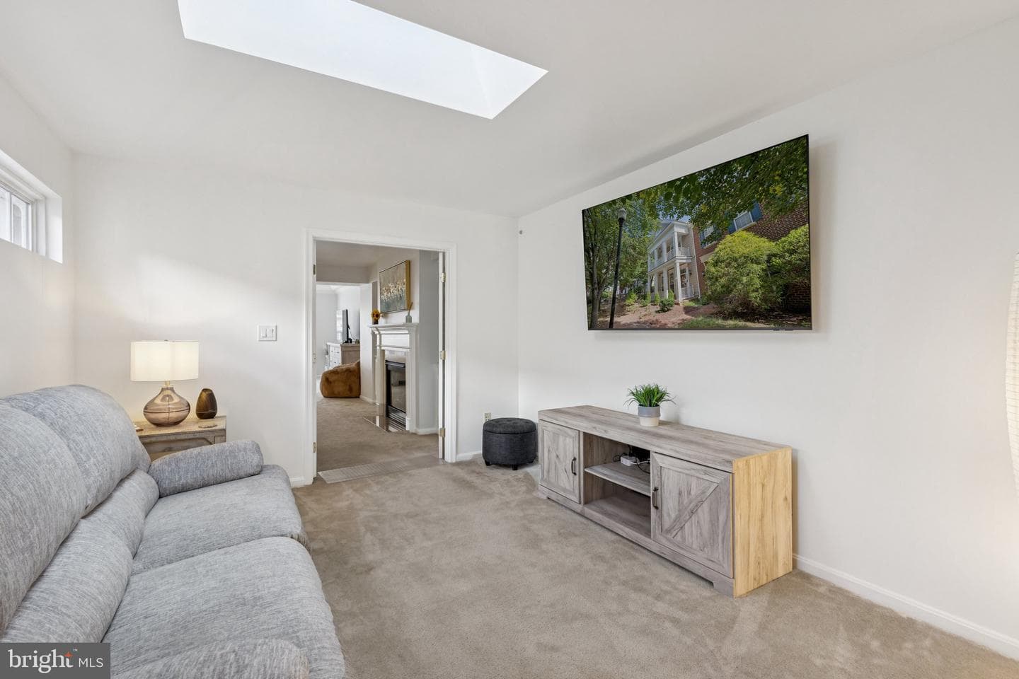 13806 Custis Square photo 16