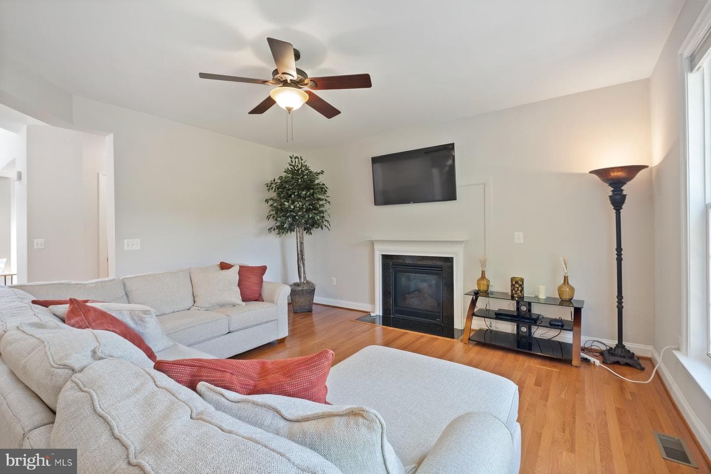 3318 Barnetts Crossing Place photo 9