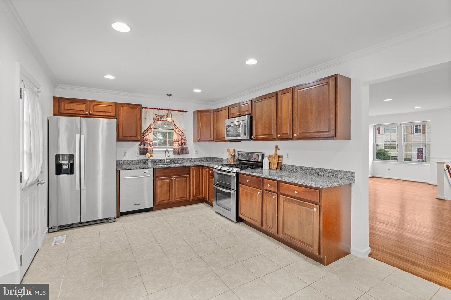 7641 Chadds Landing Way photo 10