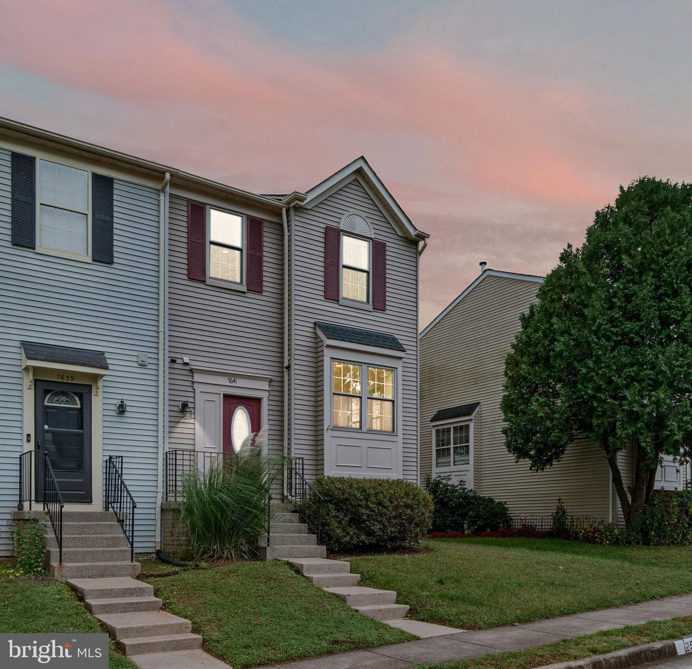 7641 Chadds Landing Way photo 2