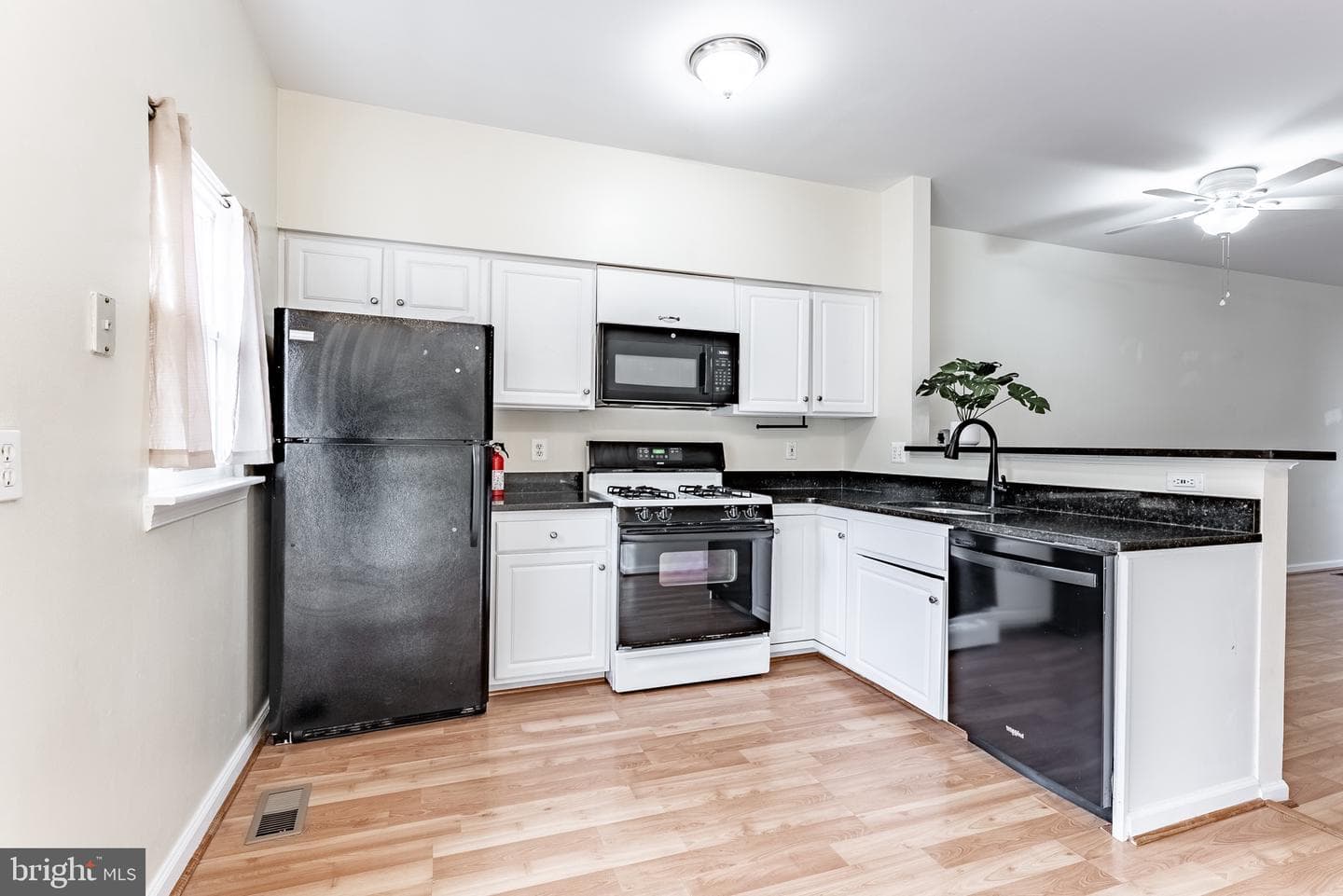 4178 Ashmere Circle photo 3