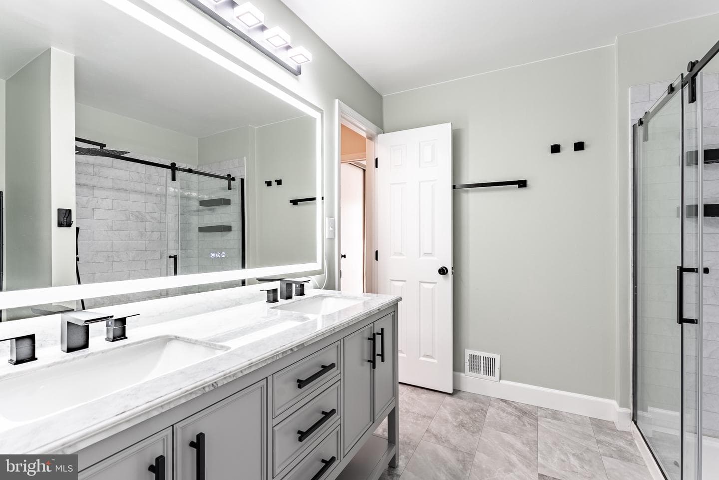 4178 Ashmere Circle photo 6