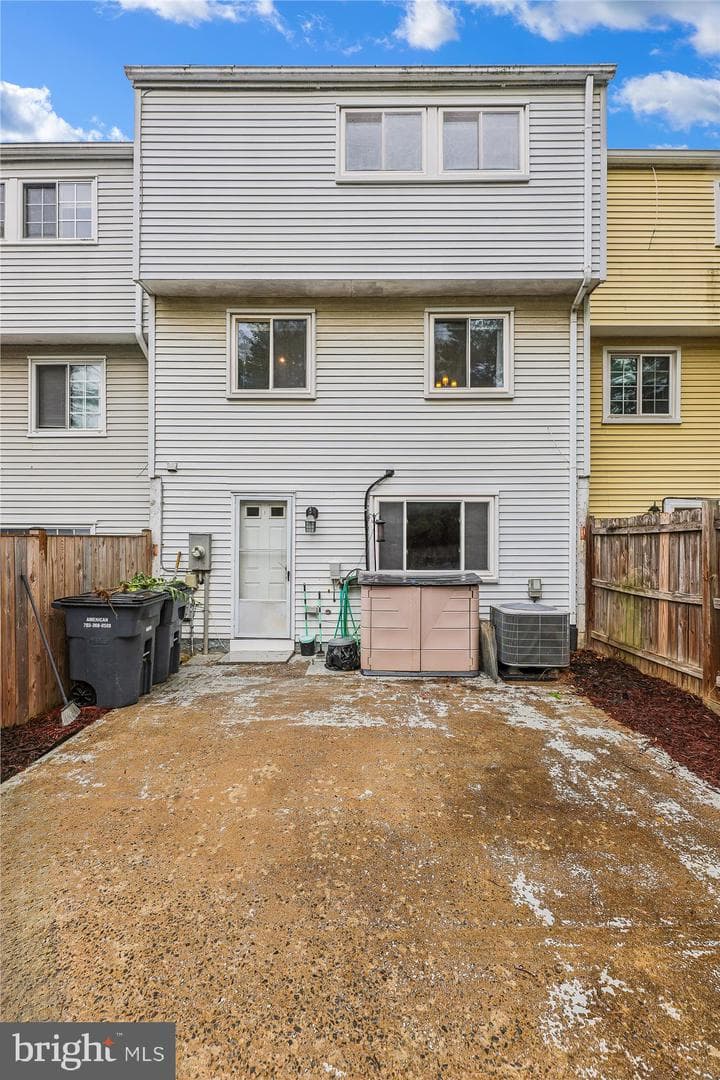 3349 Wyndale Court photo 32