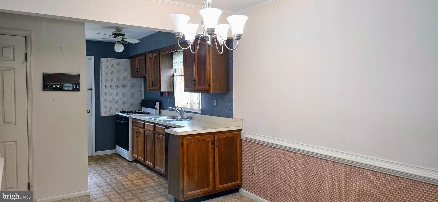 9405 Blackstone Road photo 17