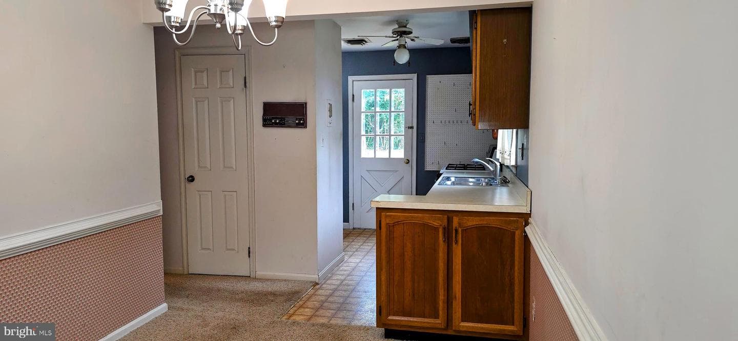 9405 Blackstone Road photo 18