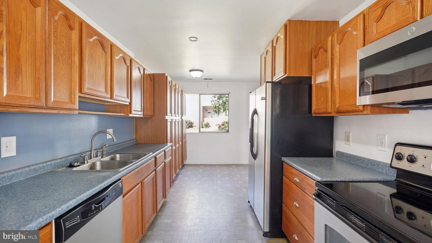 11007 Hiram Court photo 4
