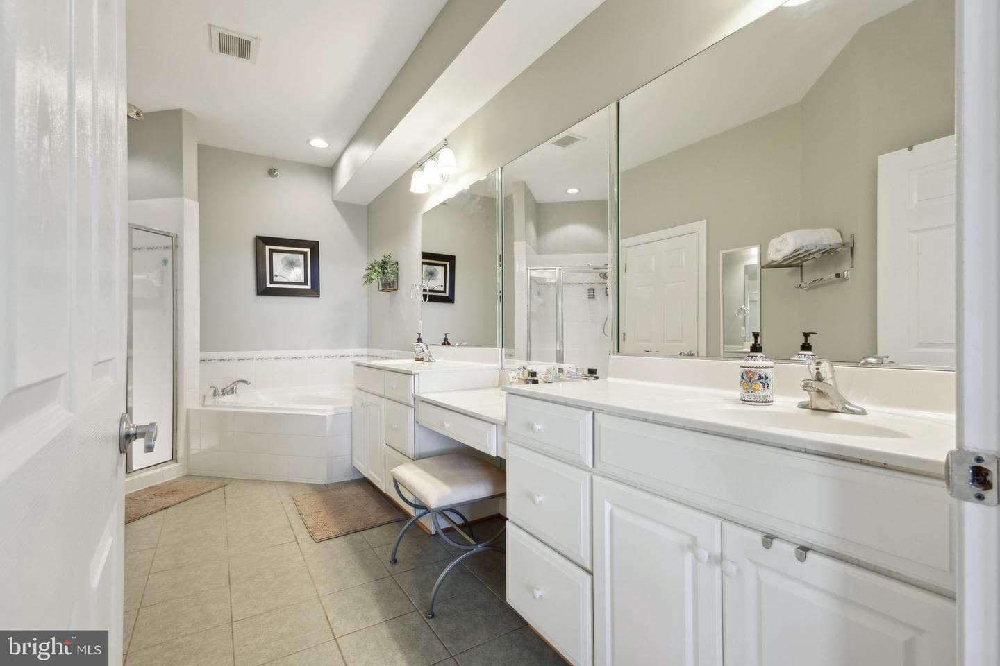 820 Belmont Bay Drive #405 photo 33