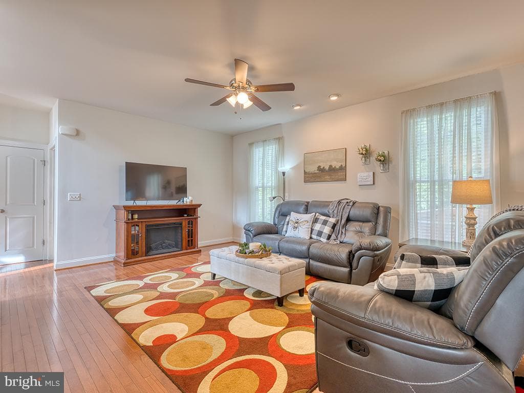 3314 Barnetts Crossing Place photo 11