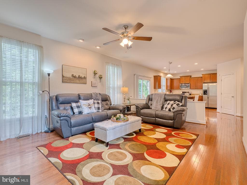 3314 Barnetts Crossing Place photo 12