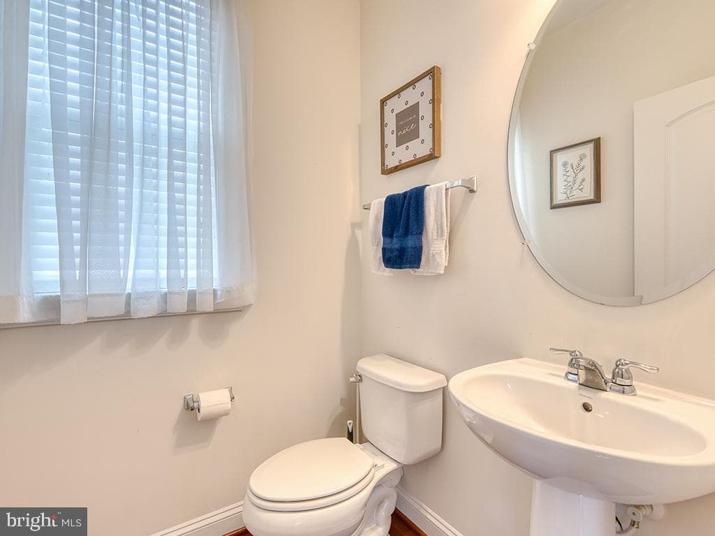 3314 Barnetts Crossing Place photo 8